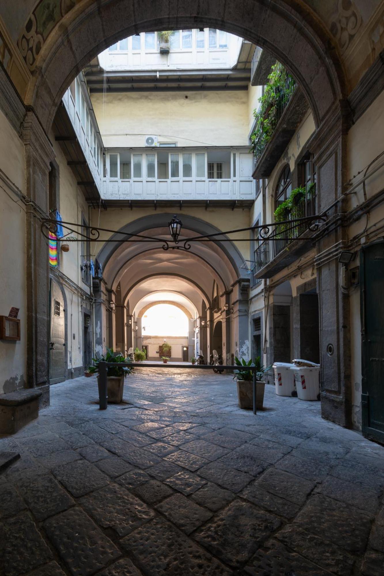 Отель Residenza Principe Di Carafa Неаполь Экстерьер фото